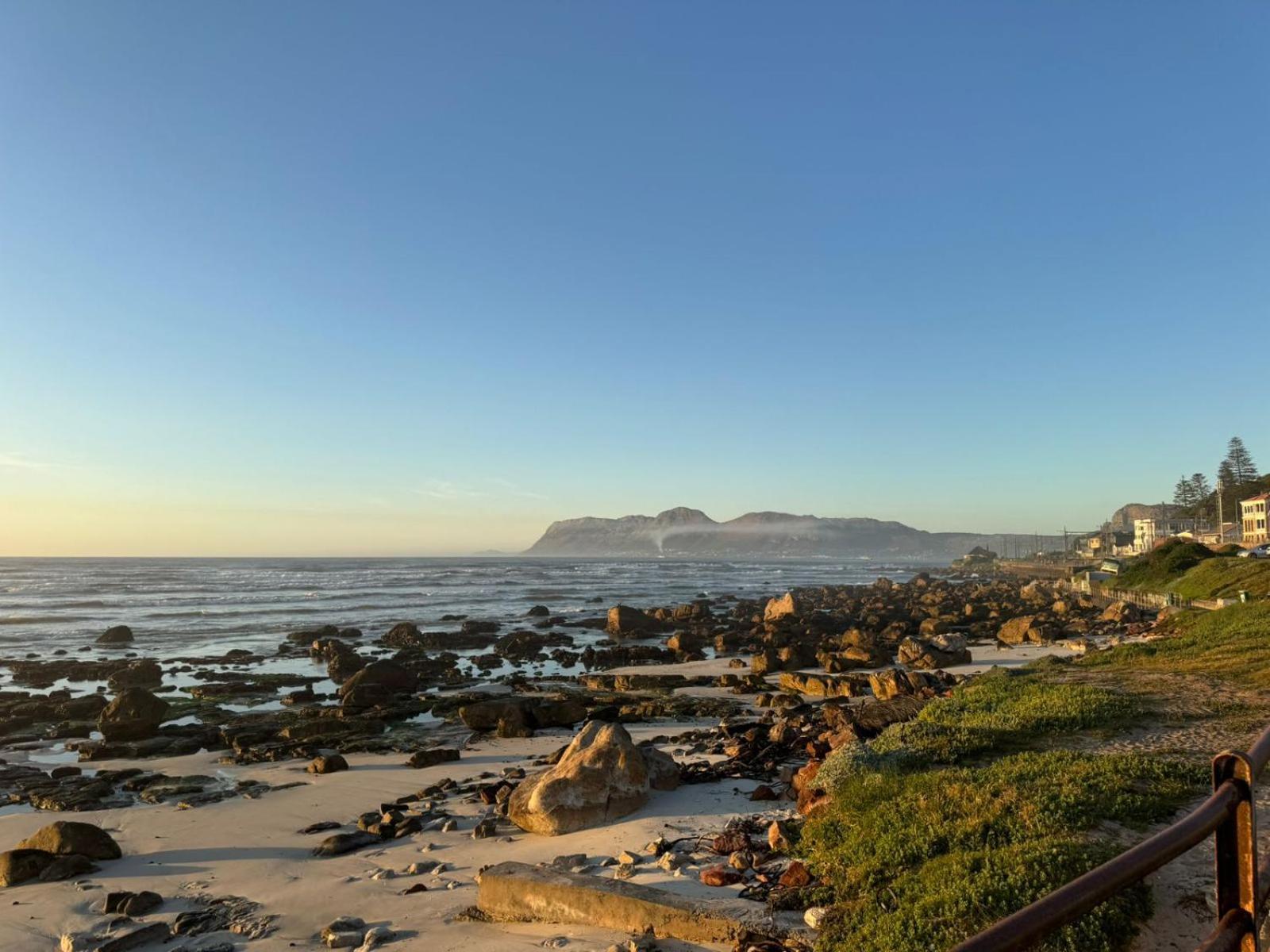 Muizenberg House *