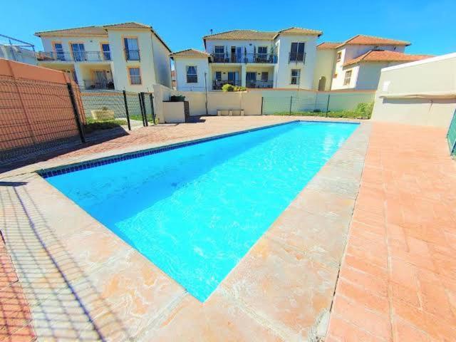 Muizenberg House *